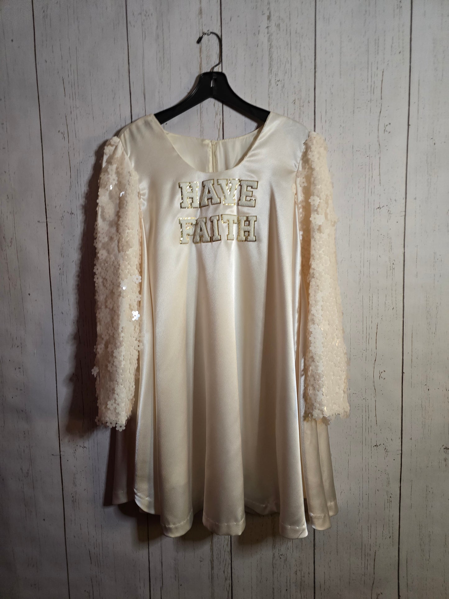Have Faith tunic with textured sleeves
