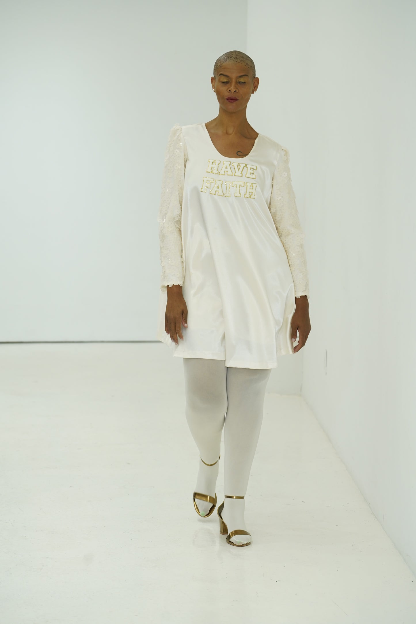 Have Faith tunic with textured sleeves